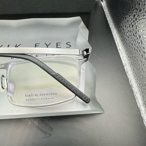 Reykjavik Eyes THOR Glasses - Picture 10 of 10